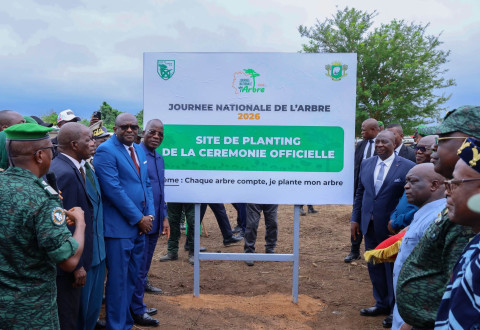 À la Célébration de la Journée Nationale de l'Arbre en Côte d'Ivoire , l’ATIBT œuvre aux côtés du Ministère des Eaux et Forêts À la Célébration de la Journée Nationale de l'Arbre en Côte d'Ivoire , l’ATIBT œuvre aux côtés du Ministère des Eaux et Forêts