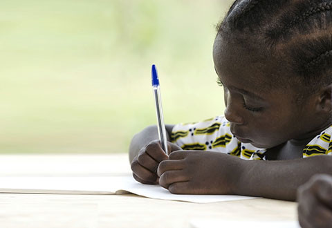 Contribuer au bien-être des populations, en leur facilitant l’accès à l’éducation, aux soins et au logement